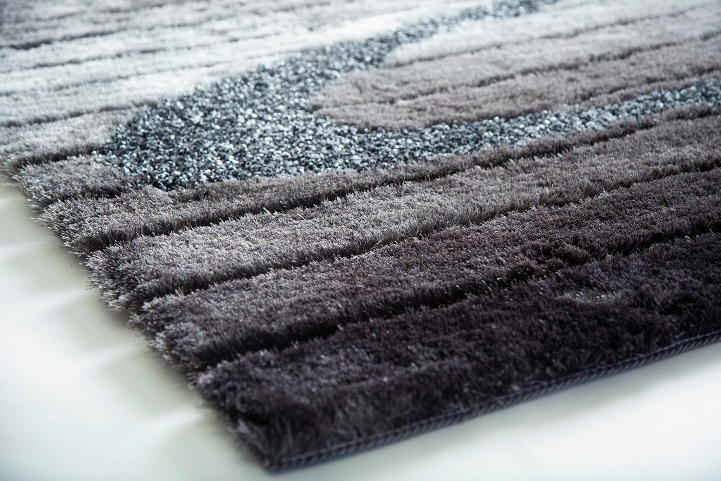 S.V.D. Silver Lining Area Rug, Gray
