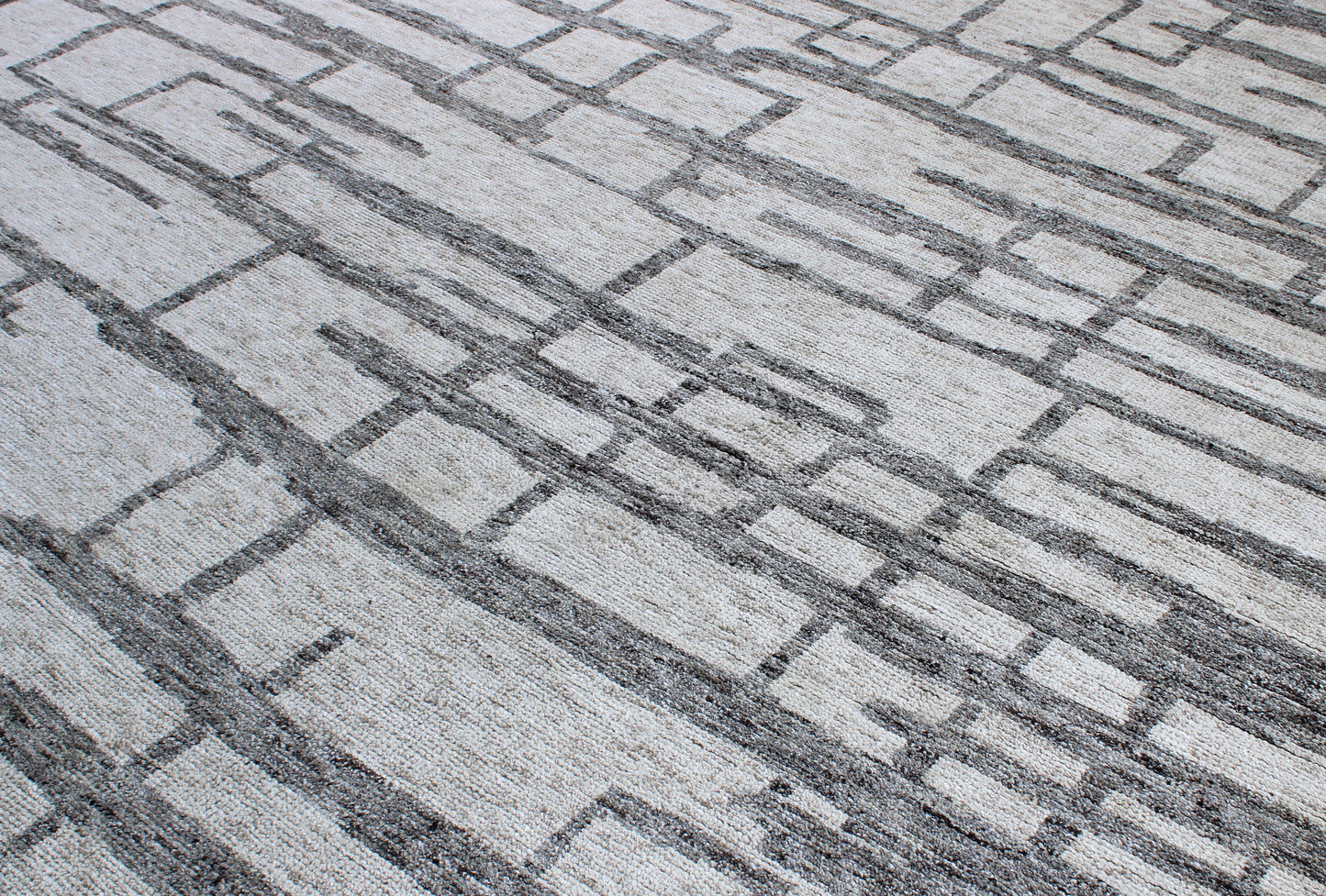 Finite Mosaics, Eternity Puzzle Area Rug, Ivory & Gray