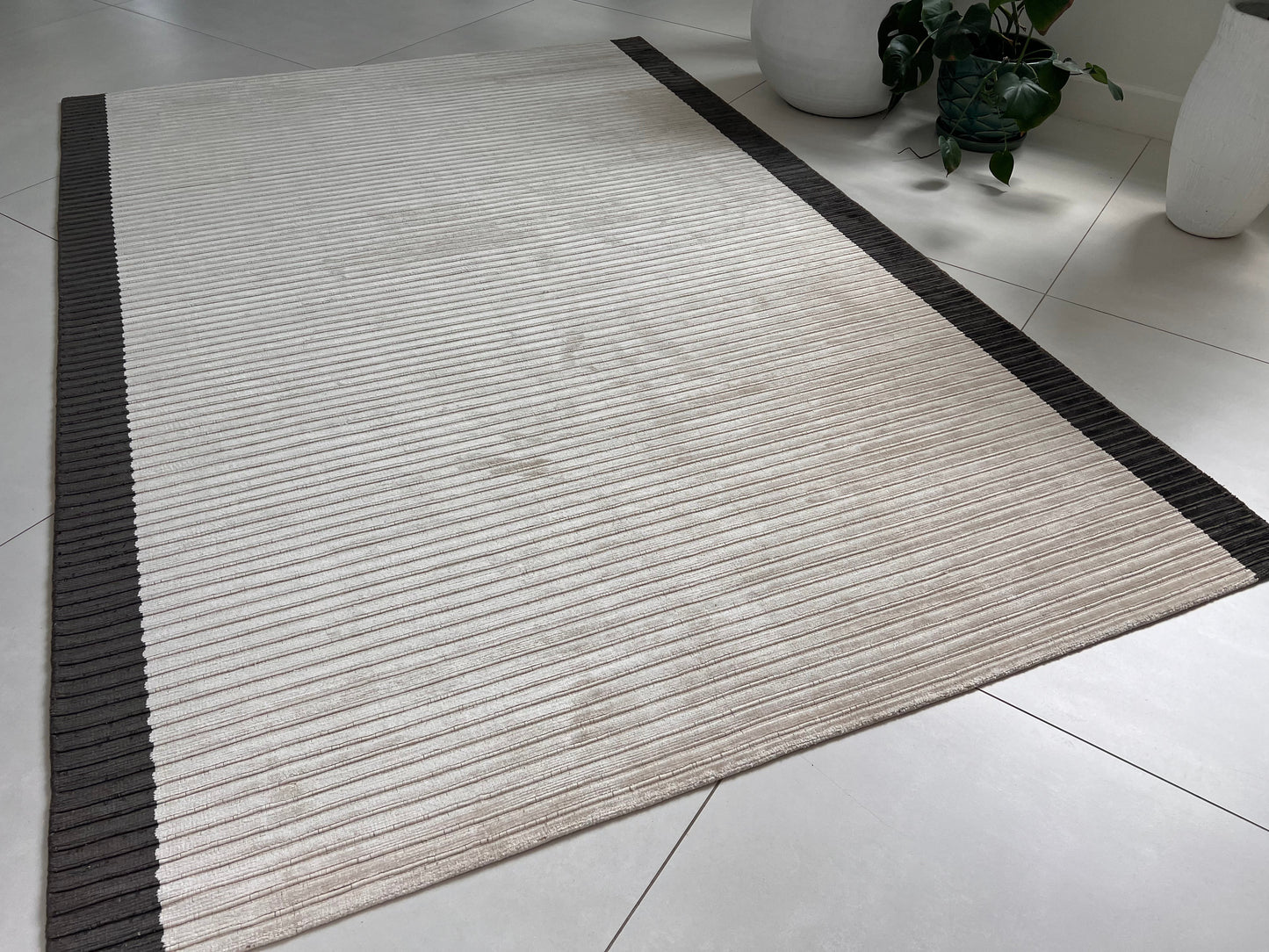 Finite Mosaics, Mirrored Edge Area Rug, Ivory & Brown