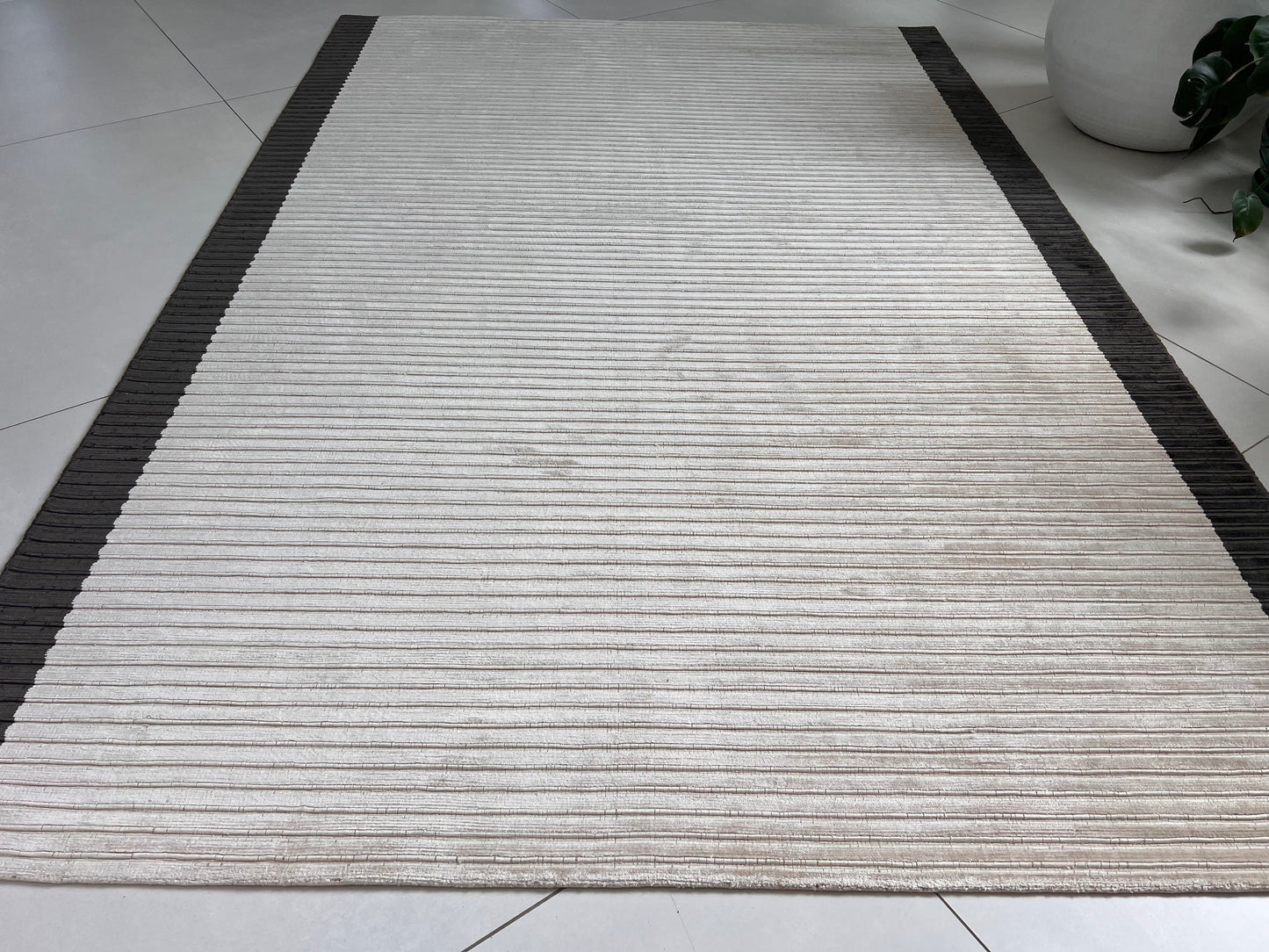 Finite Mosaics, Mirrored Edge Area Rug, Ivory & Brown