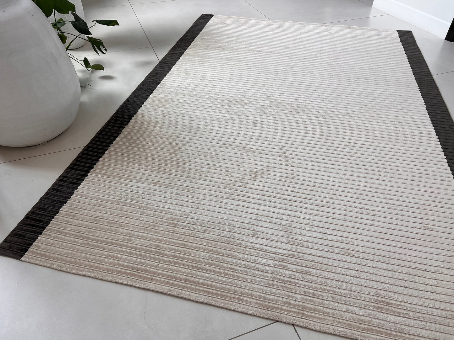 Finite Mosaics, Mirrored Edge Area Rug, Ivory & Brown