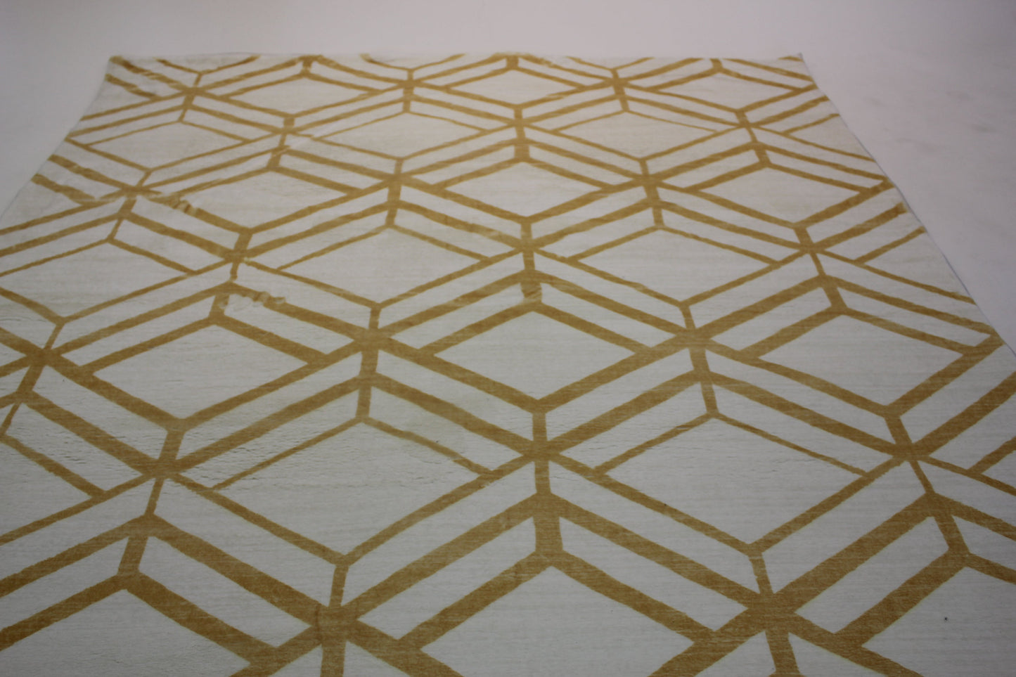 Angeleno 2.5D Hexagonal Tessellation Faux Chinchilla Fur Area Rug, Orange