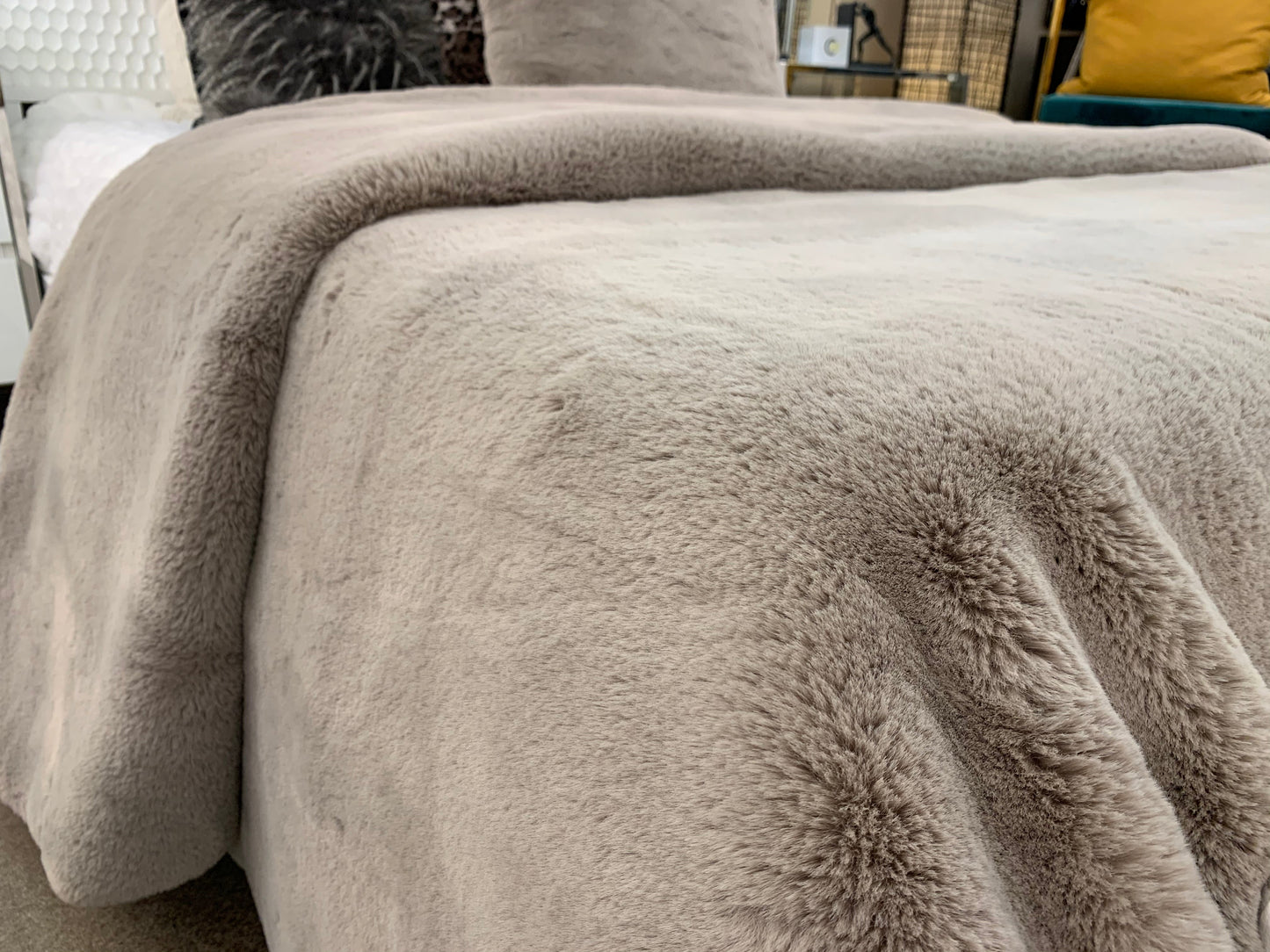 Luxury Faux Chinchilla Fur Throw Blanket, Assorted Colors
