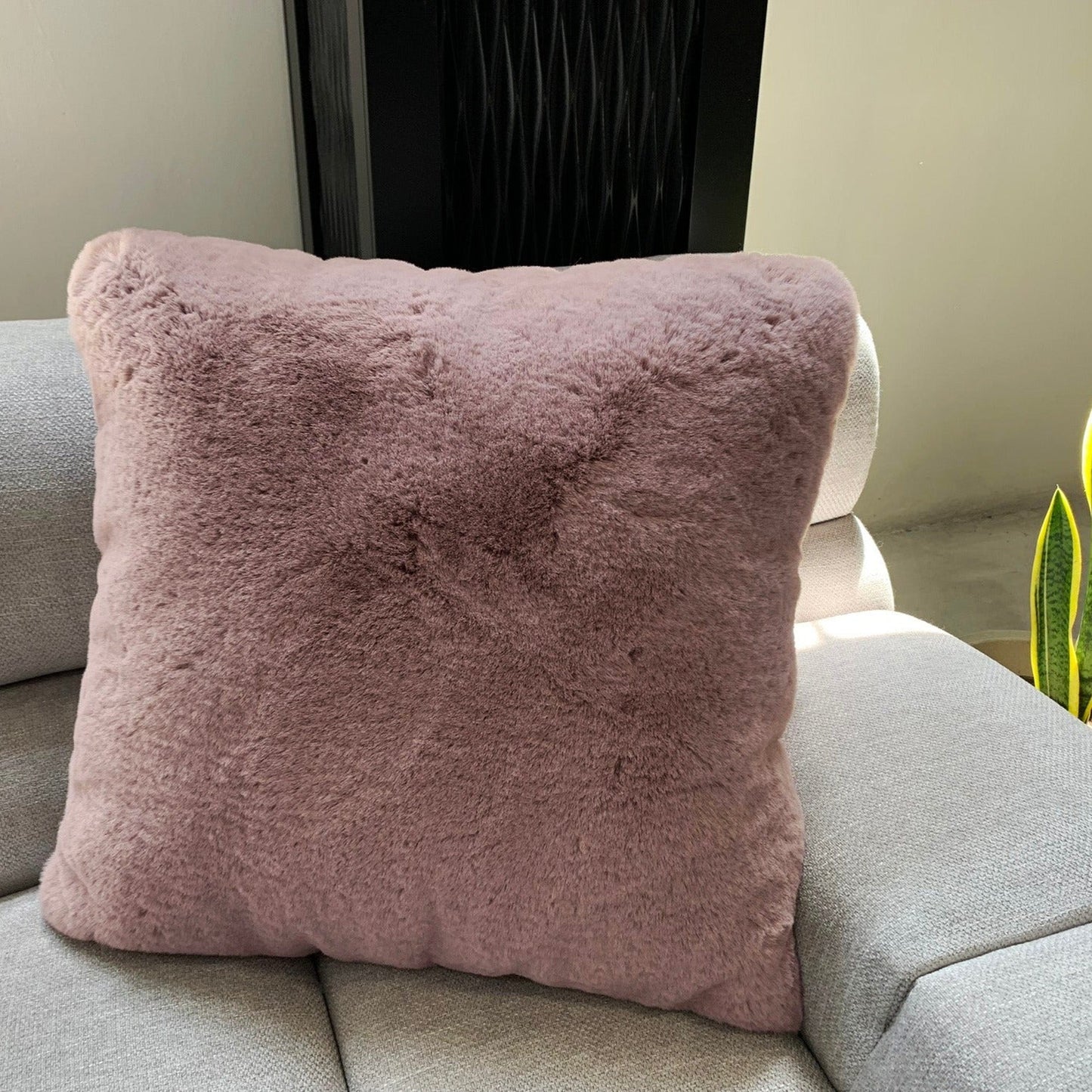Modern Soft Luxury Chinchilla Feel Faux Fur Pillow by Rug Factory Plus - Rug Factory Plus