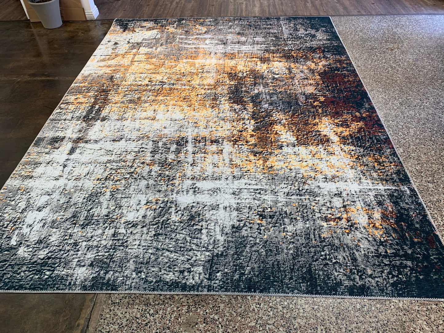 Elevate Radiant Nexus Area Rug, Black & Gold