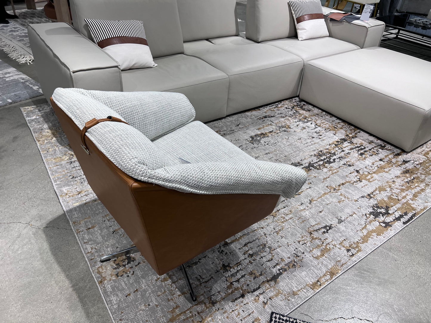 Devo Celestial Whispers Area Rug, Platinum & Gray