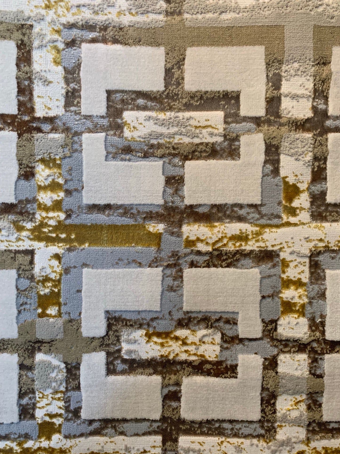 Maximus Fortress Indoor | Outdoor Area Rug, Beige & Gold