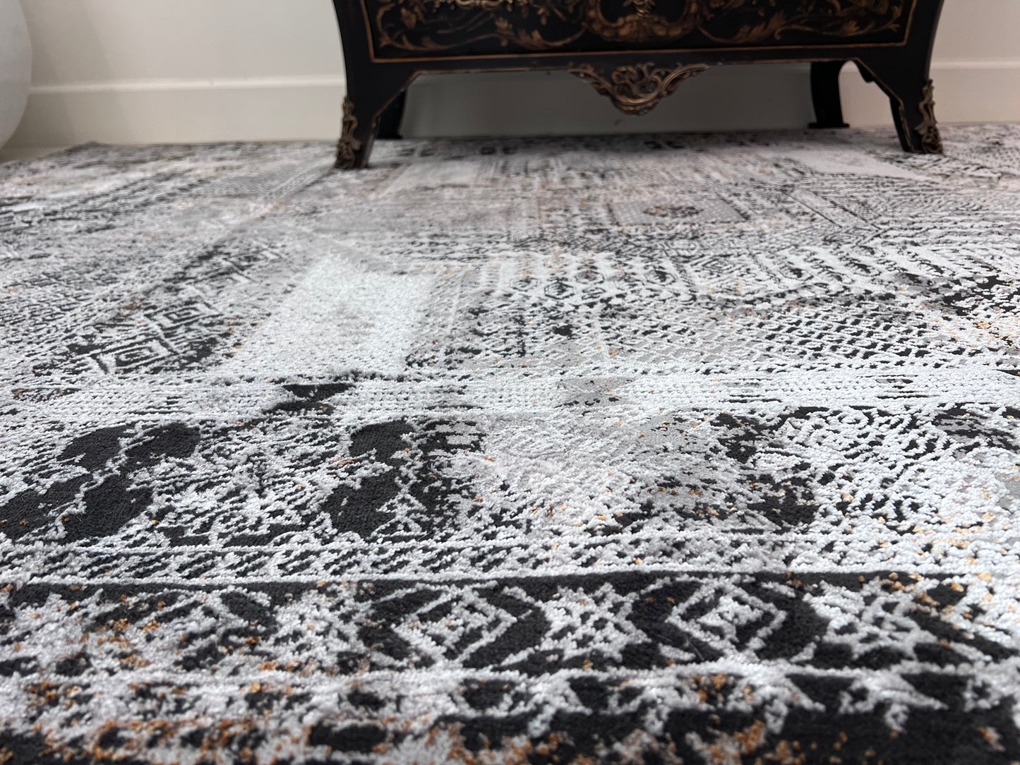 Devo Sacred Temple Area Rug, Platinum & Gray
