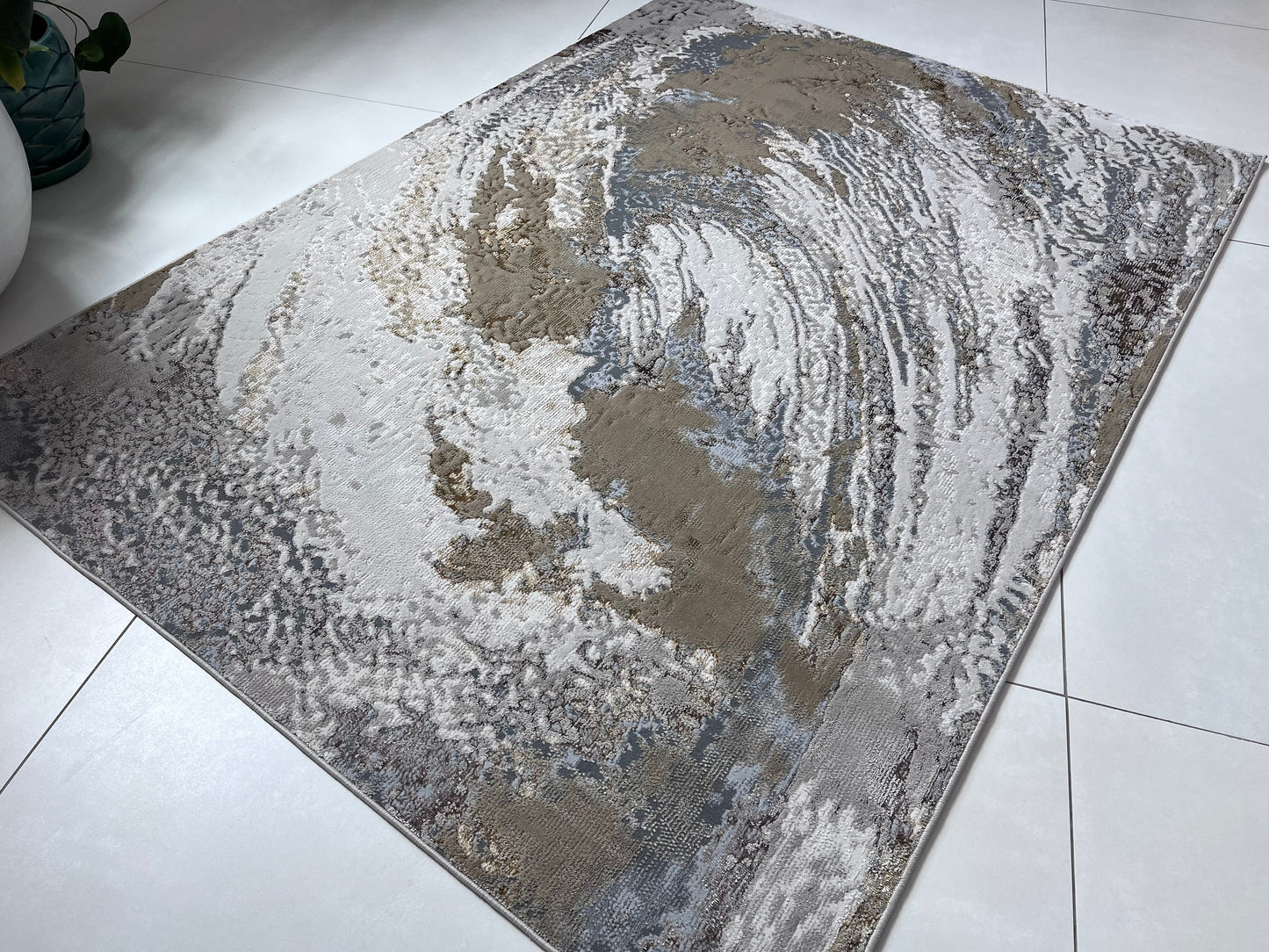 Maximus Cyclone Indoor | Outdoor Area Rug, Gray & Platinum