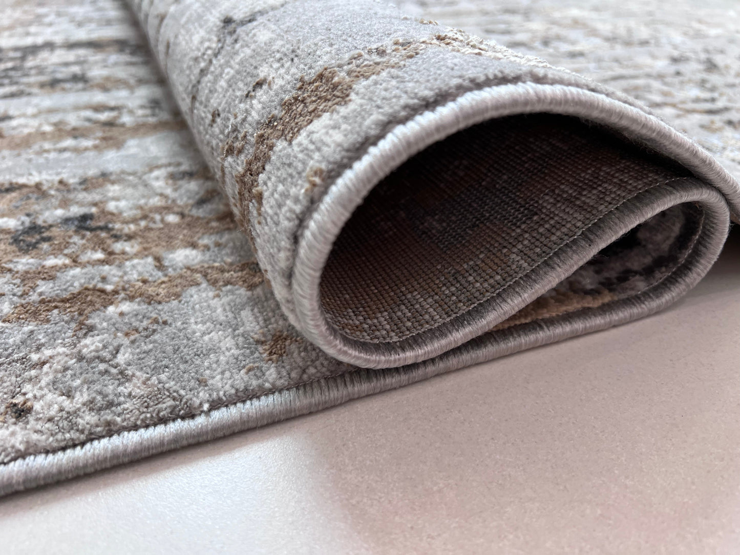 Devo Celestial Whispers Area Rug, Platinum & Gray