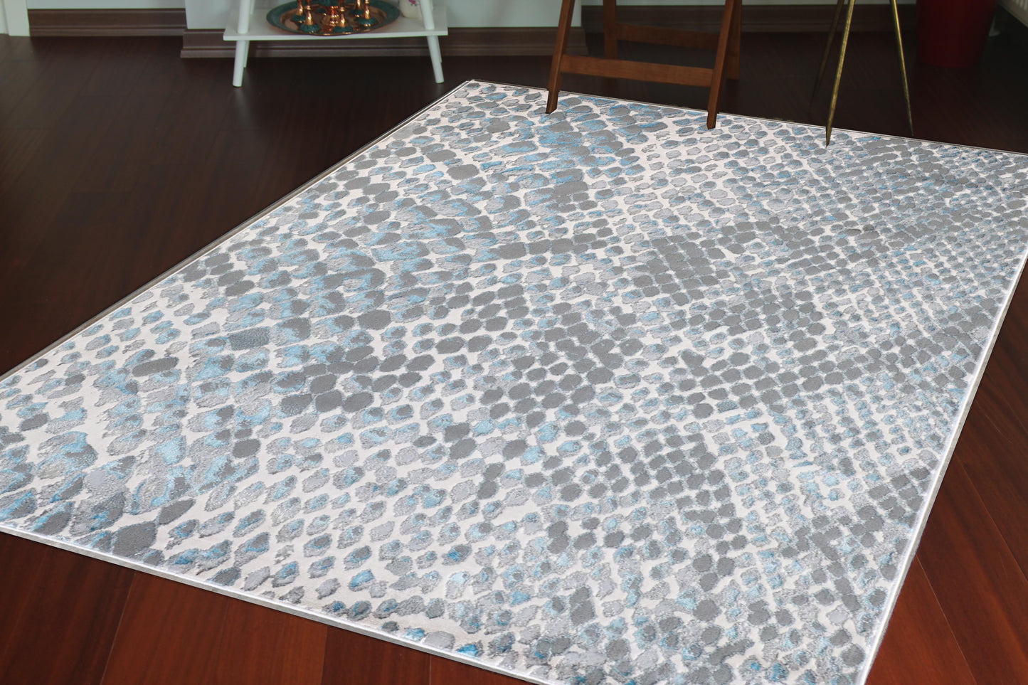 Maximus Icy Scales Indoor | Outdoor Area Rug, Blue & Platinum