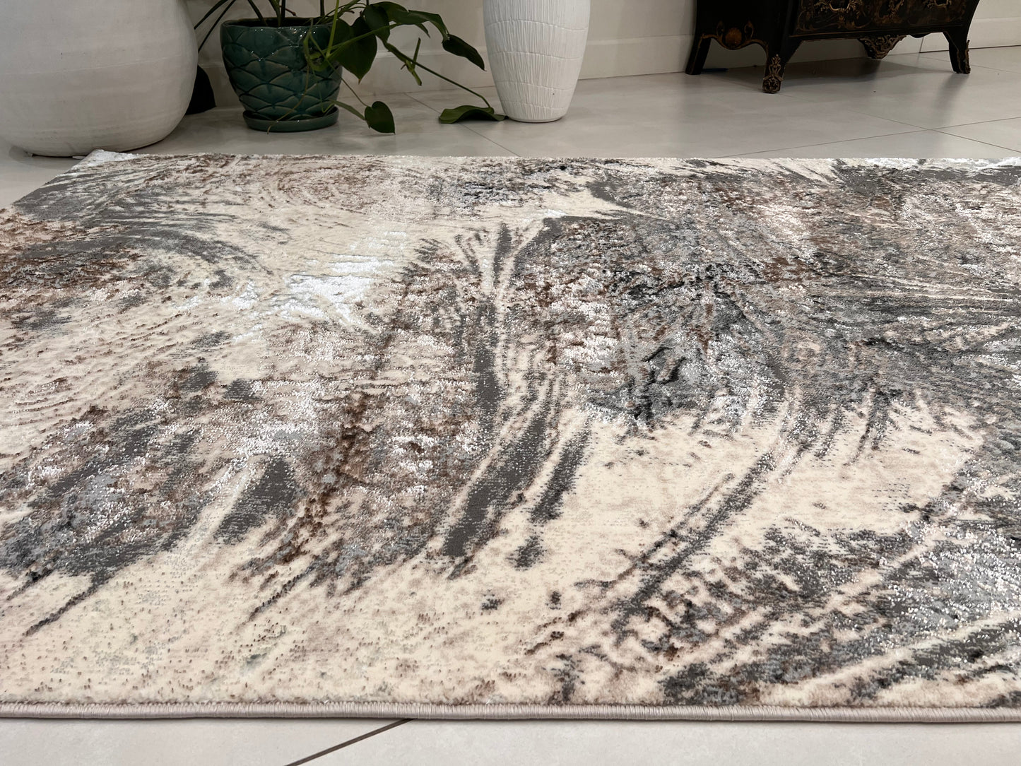 Biv Whiskers Indoor | Outdoor Area Rug, Gray & Silver
