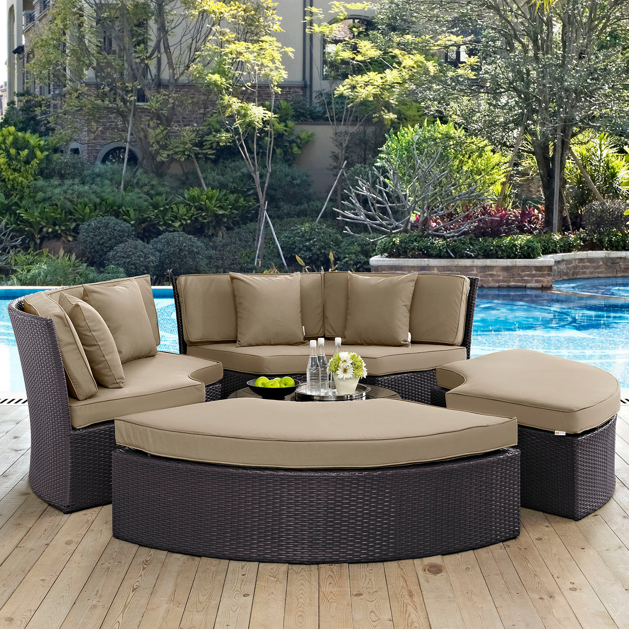 Convene Circular Outdoor Patio Daybed Set, Espresso & Mocha