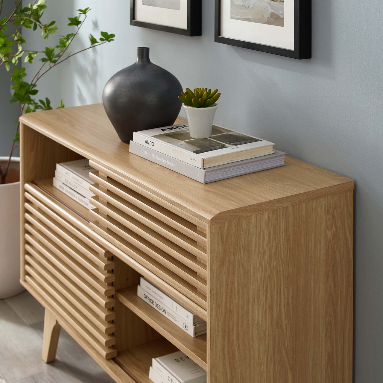 Ventra Display Stand, Oak