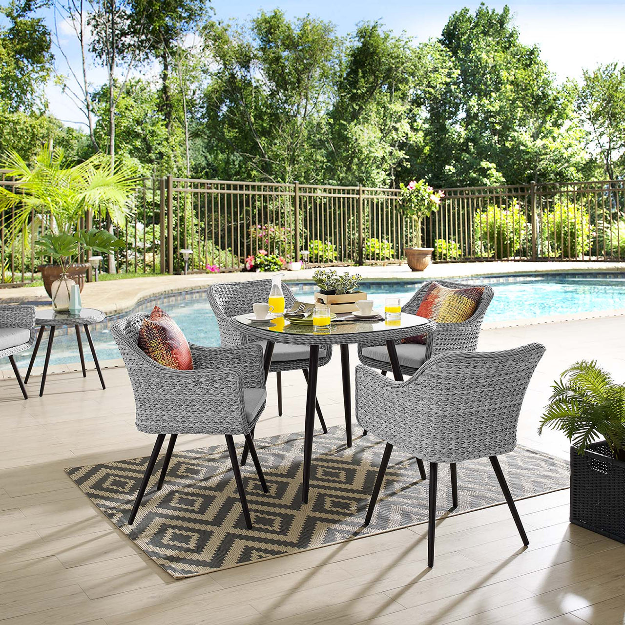 Stratus 5-Piece Alfresco Woven Dining Set, Gray