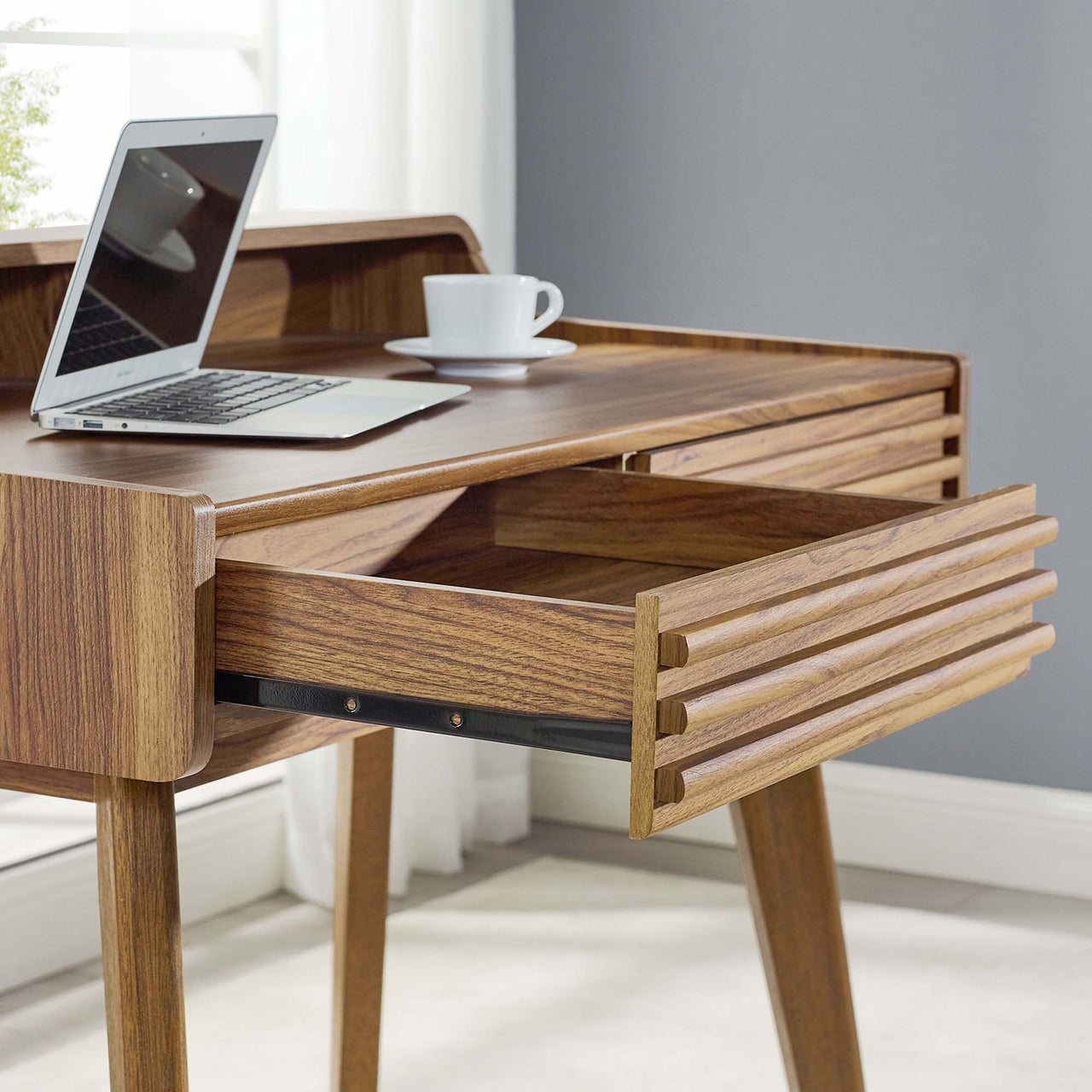 Ventra Writing Desk, Walnut