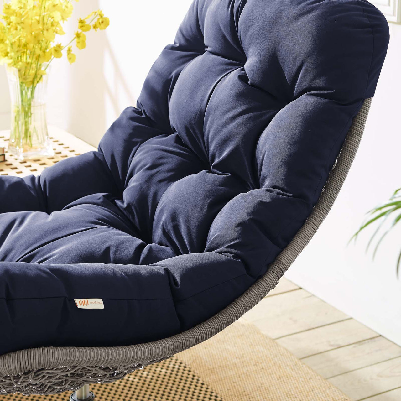 Bevran Alfresco Lounge Chair w/ Swivel, Light Gray & Navy