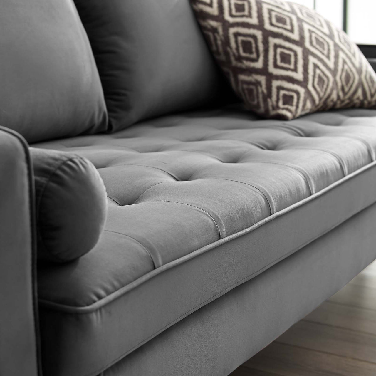Bravien Upholstered Velvet Sofa, Gray