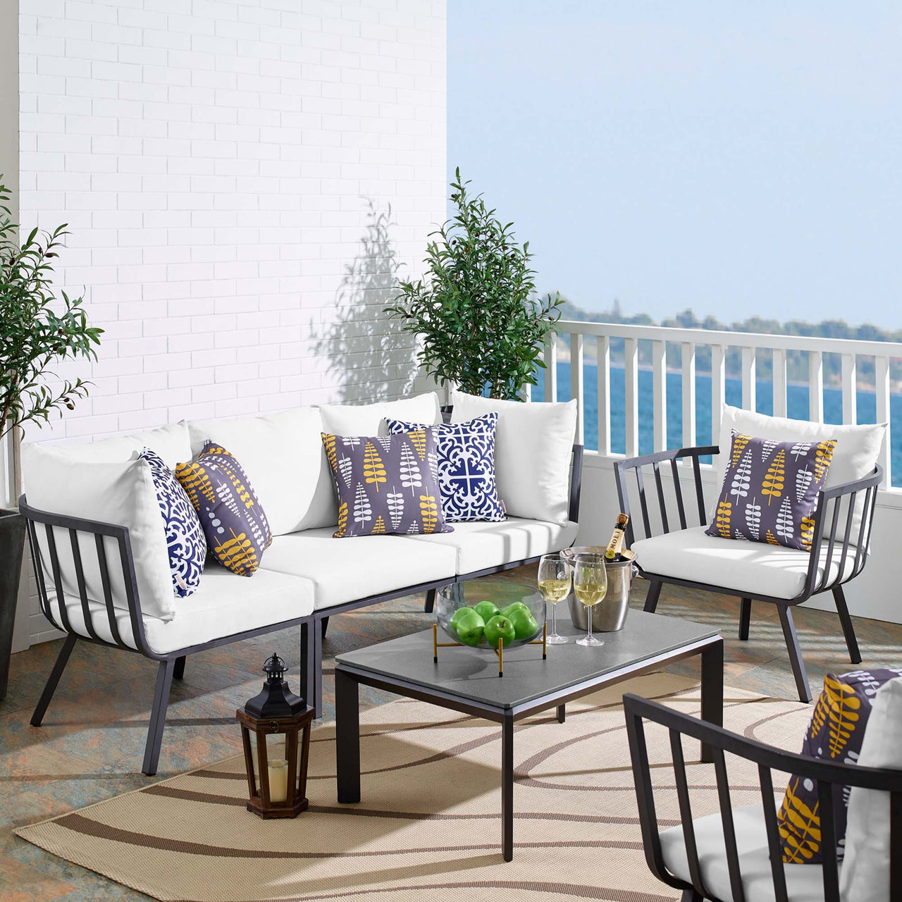 Ocevara 5-Piece Alfresco Lounge Set C , Gray & White