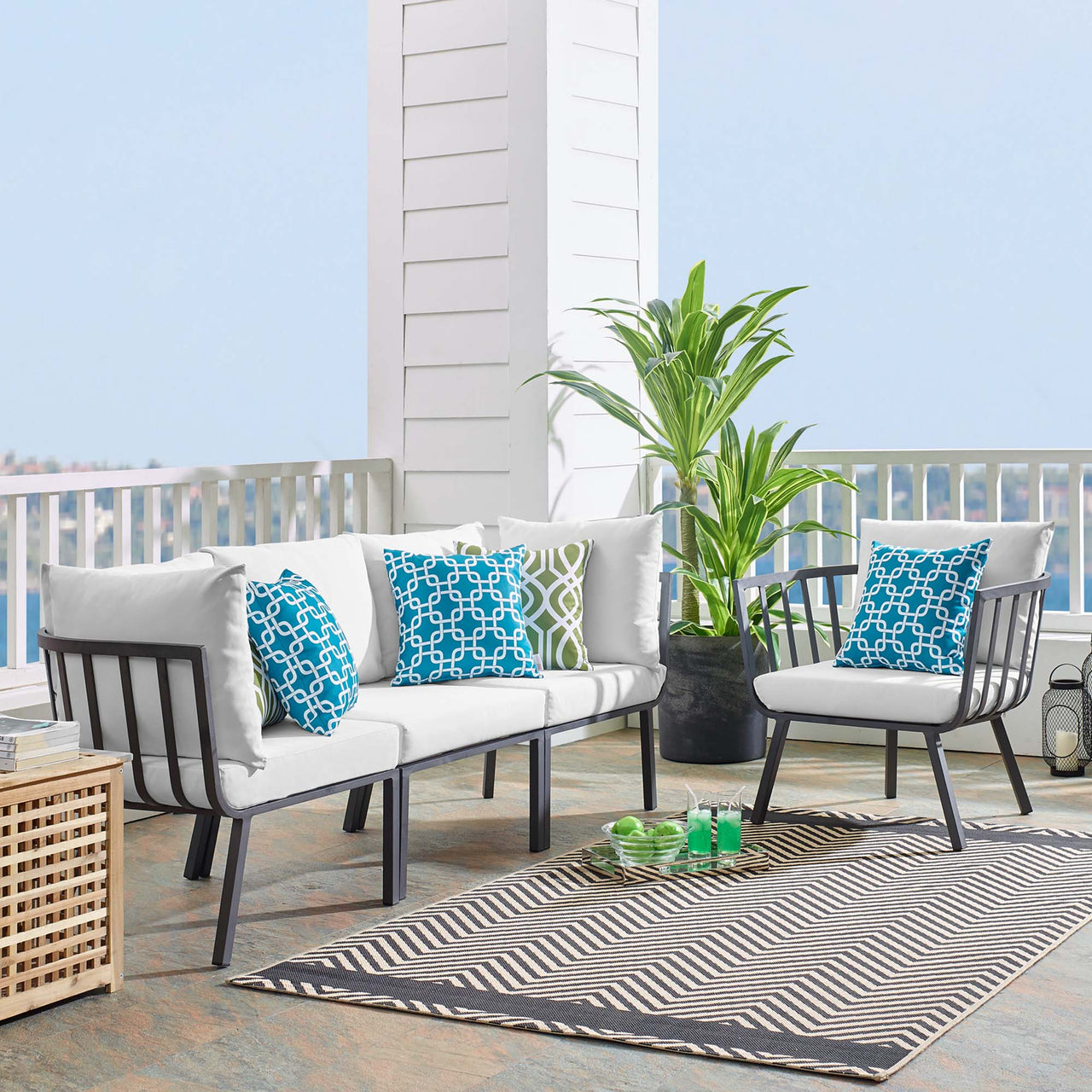 Ocevara 4-Piece Alfresco Lounge Set A, Gray & White