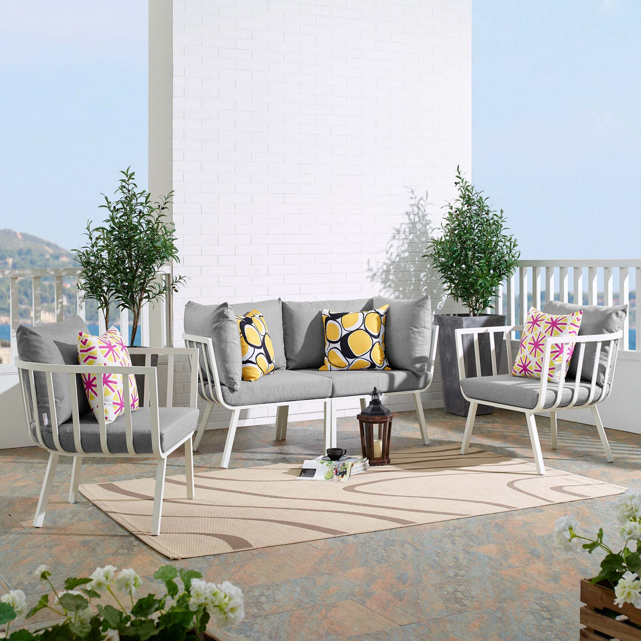 Ocevara 4-Piece Alfresco Lounge Set B, White & Gray