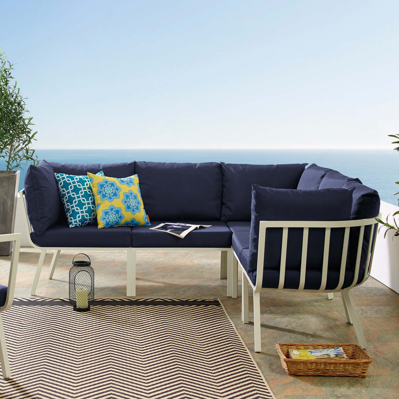 Ocevara 5-Piece Alfresco Sectional, White & Navy