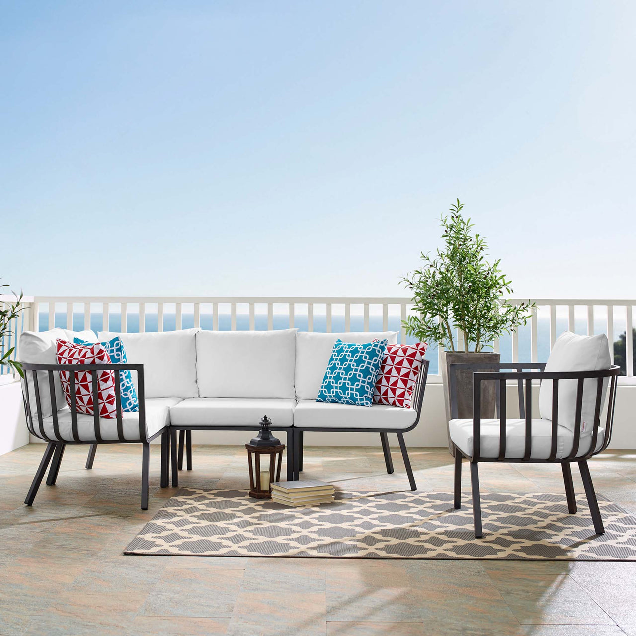 Ocevara 5-Piece Alfresco Lounge Set A, Gray & White