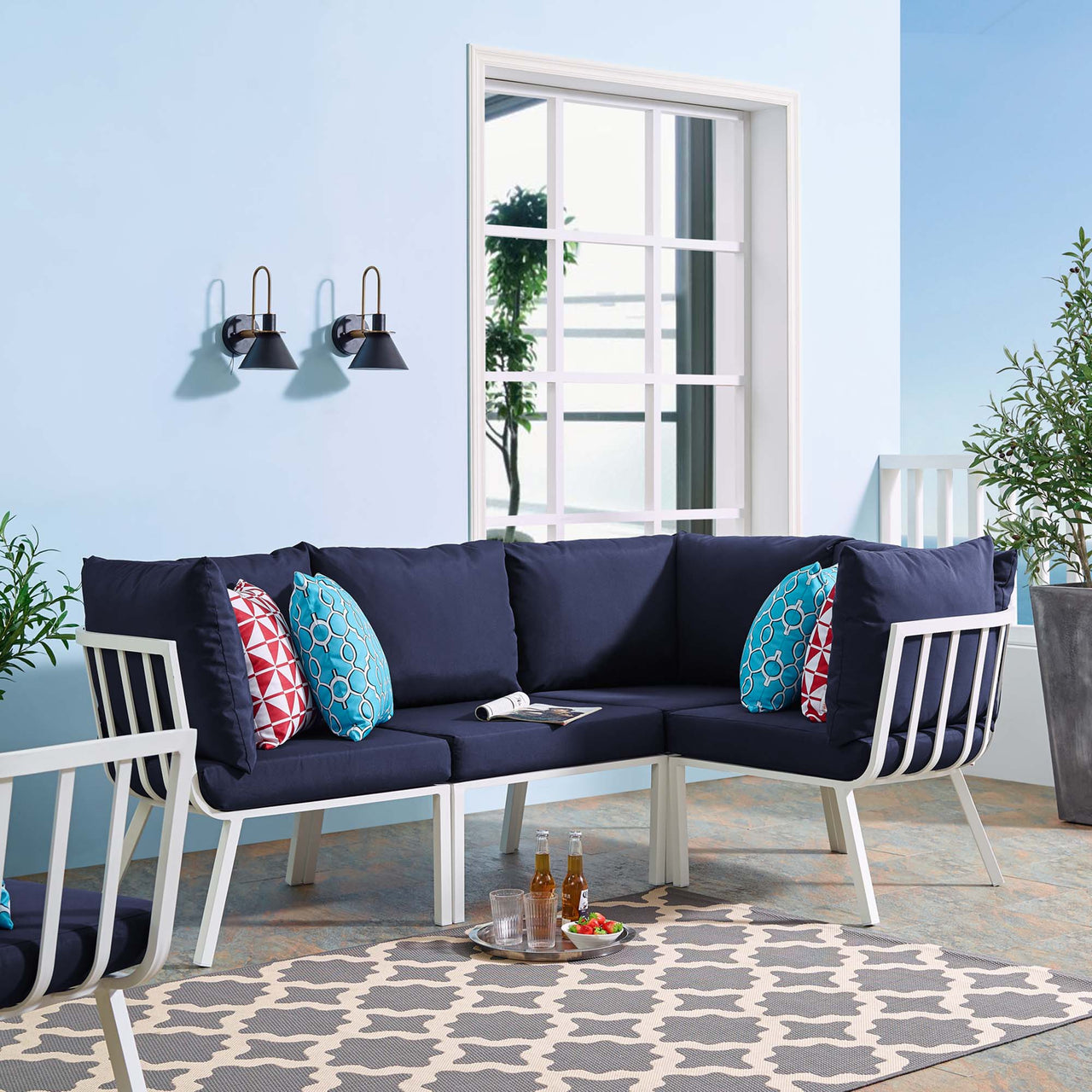 Ocevara 4-Piece Alfresco Sectional, White & Navy