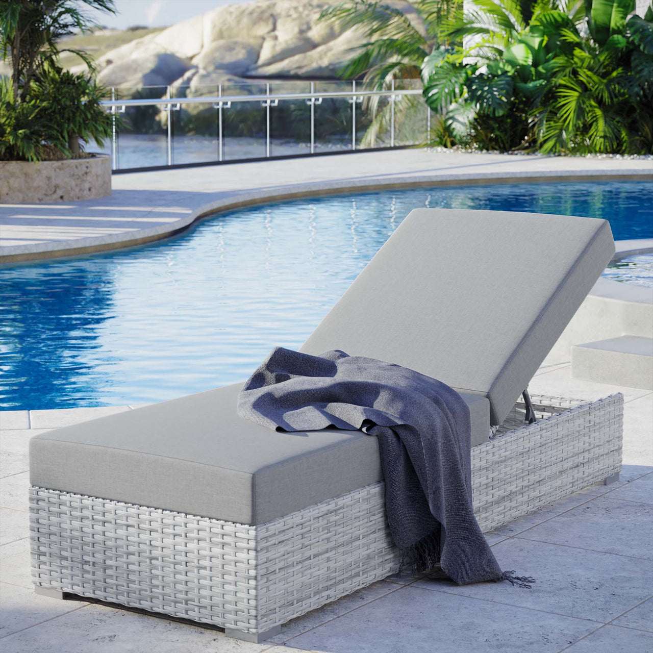 Conversation Alfresco Chaise, Light Gray & Gray