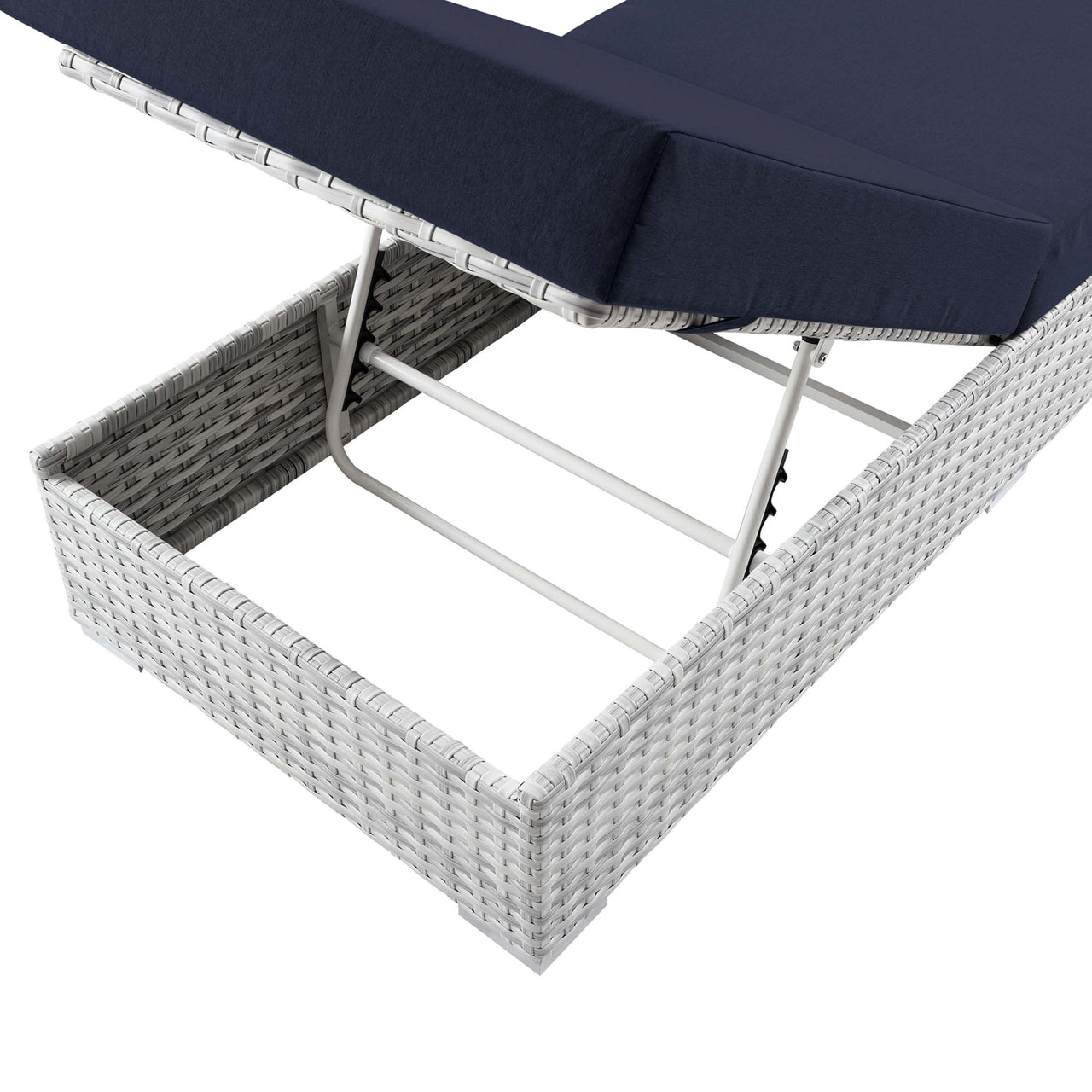 Conversation Alfresco Chaise, Light Gray & Navy