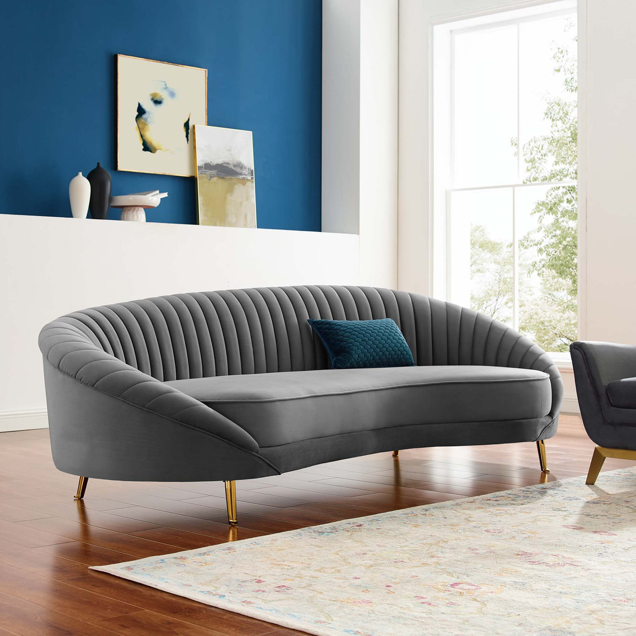 Vauxlyn Upholstered Velvet Sofa, Gray