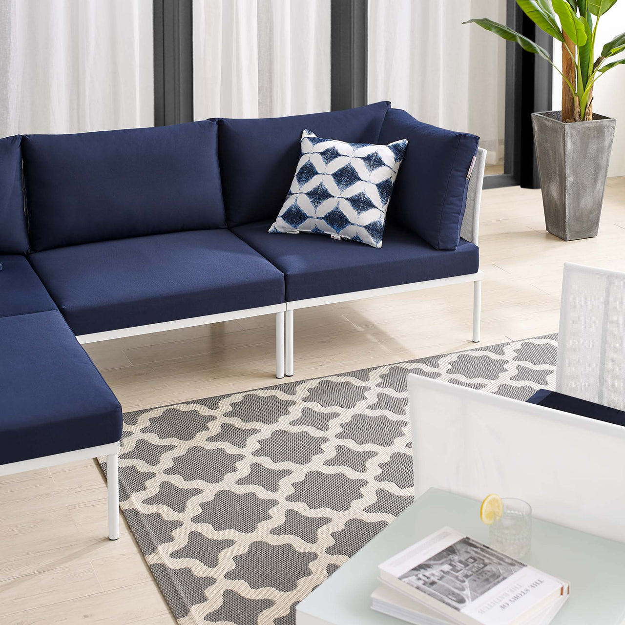 Harmonize 6-Piece Sunbrella® Alfresco Seating Set, White & Navy