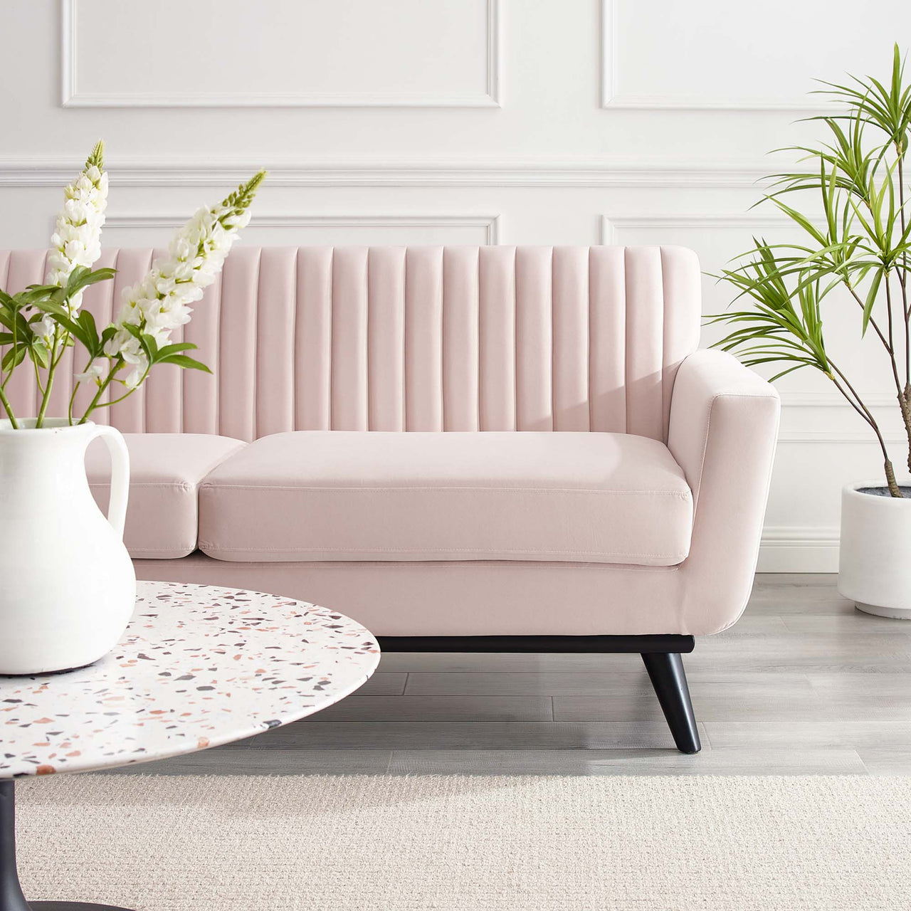 Rendezvous Velvet Loveseat, Pink