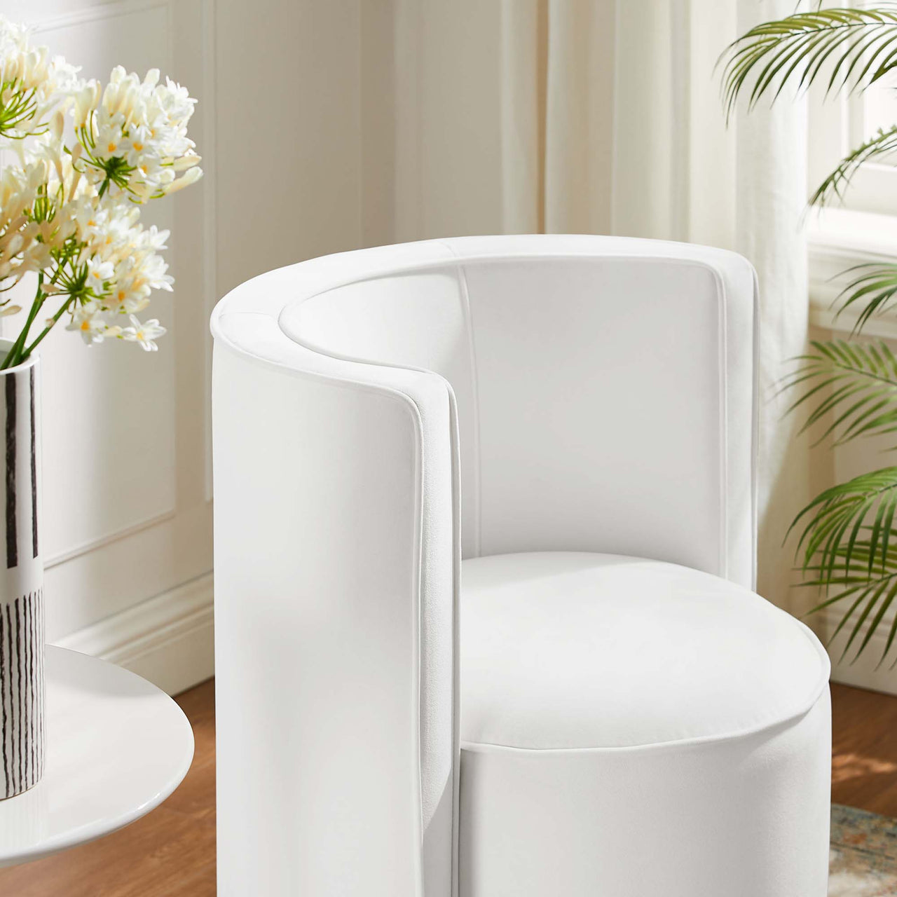 Darsa Swivel Lounge Chair, White