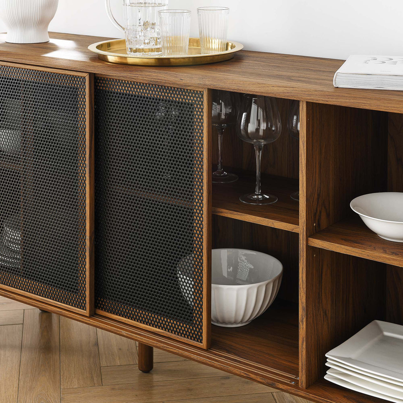 Cortina Sideboard, Walnut