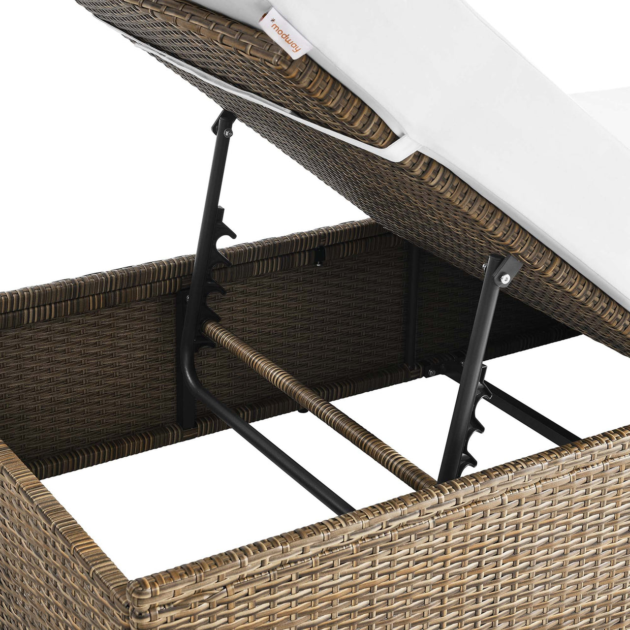 Conversation Alfresco Chaise Lounge Chair, Cappuccino & White