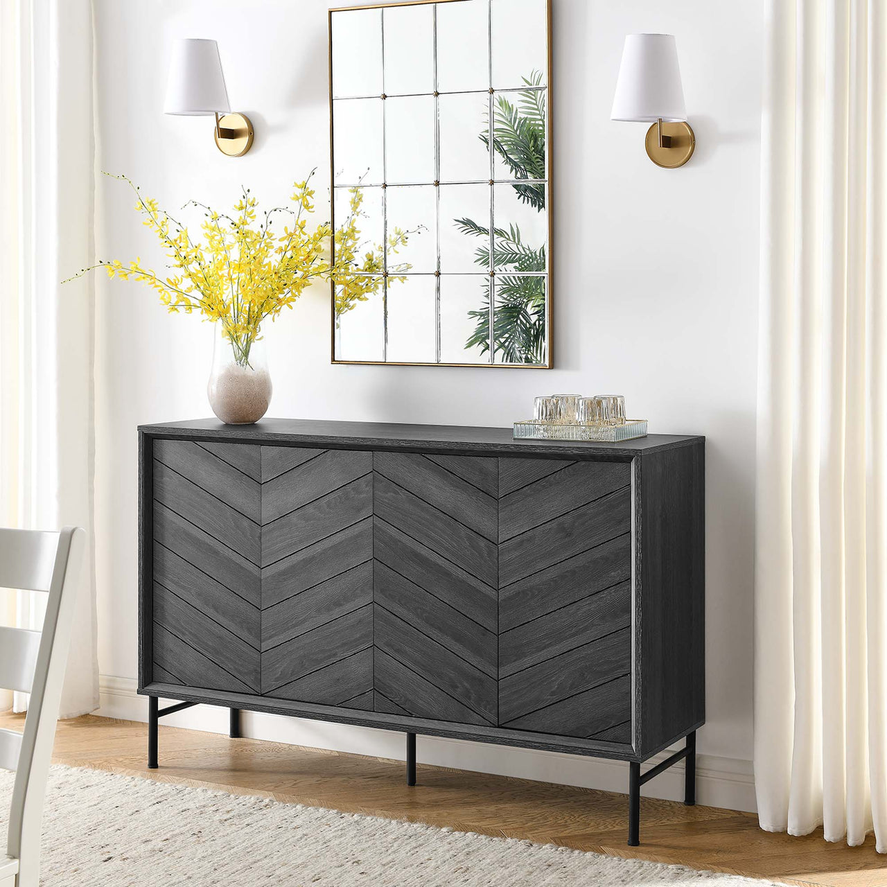 Veyandra Sideboard, Black