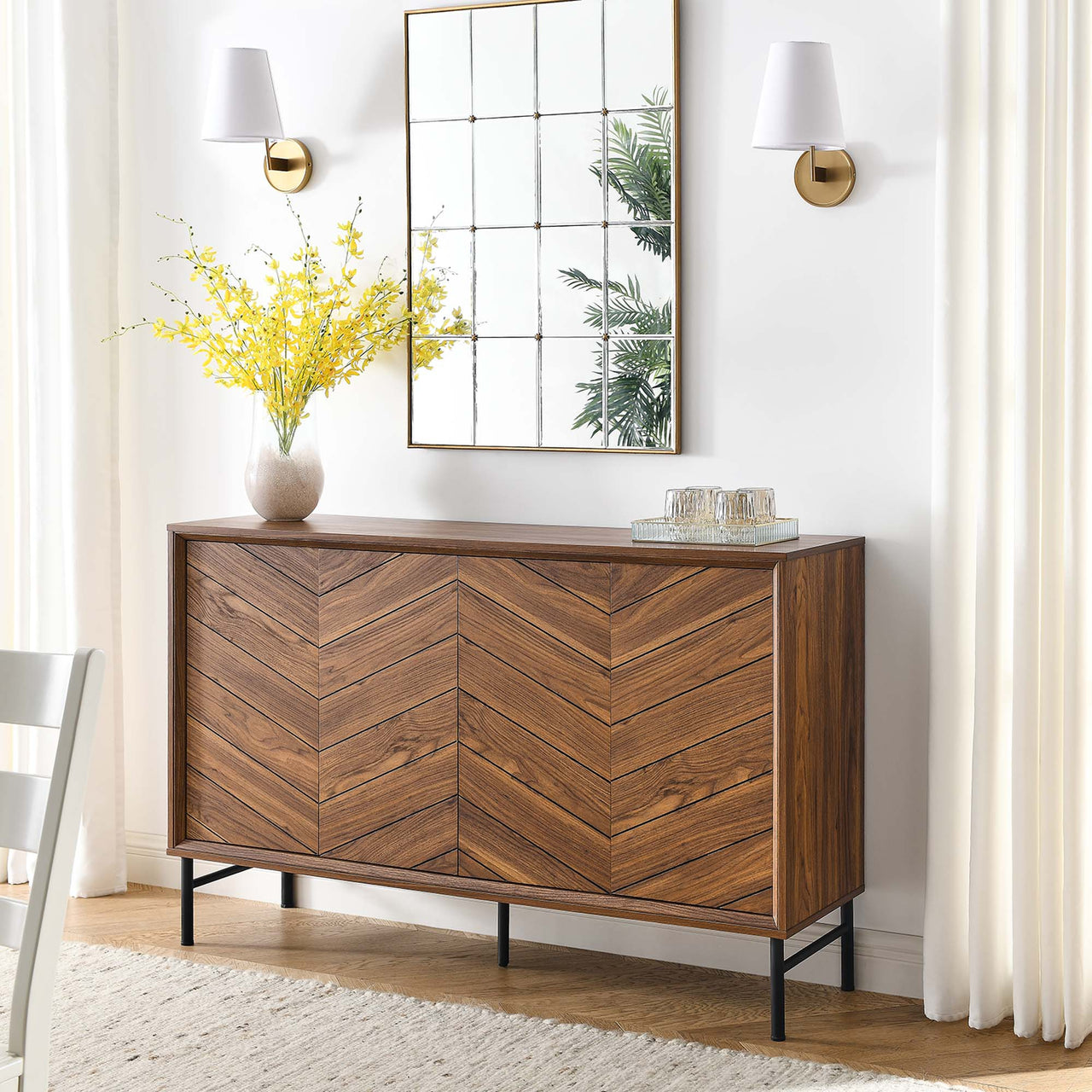 Veyandra Sideboard, Walnut