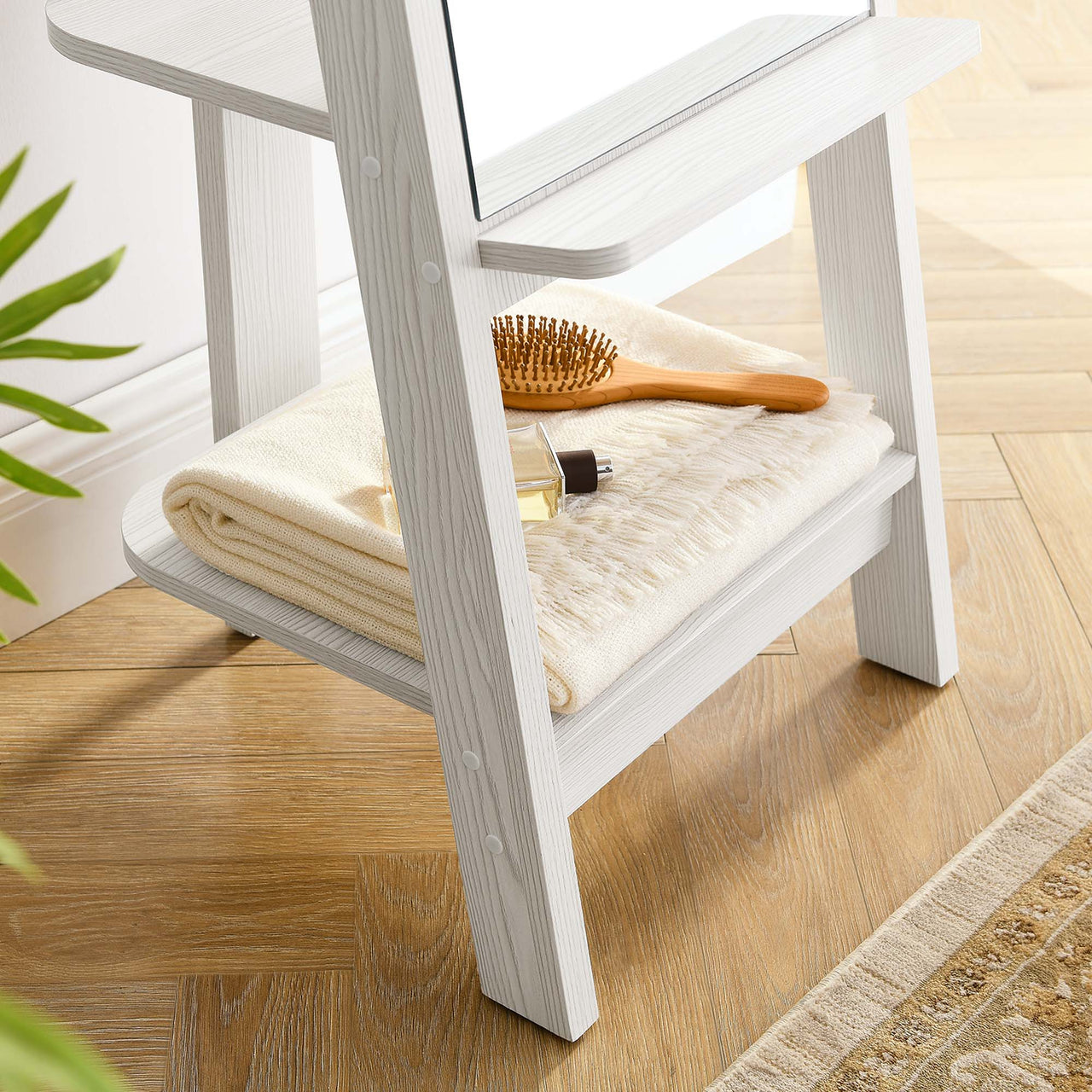Selune Standing Mirror, White