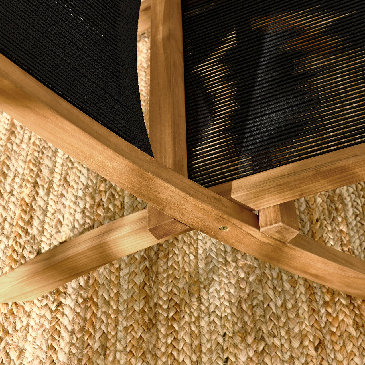 Alvierra Alfresco Teak and Rope Folding Accent Lounge Chair, Natural Wood & Black