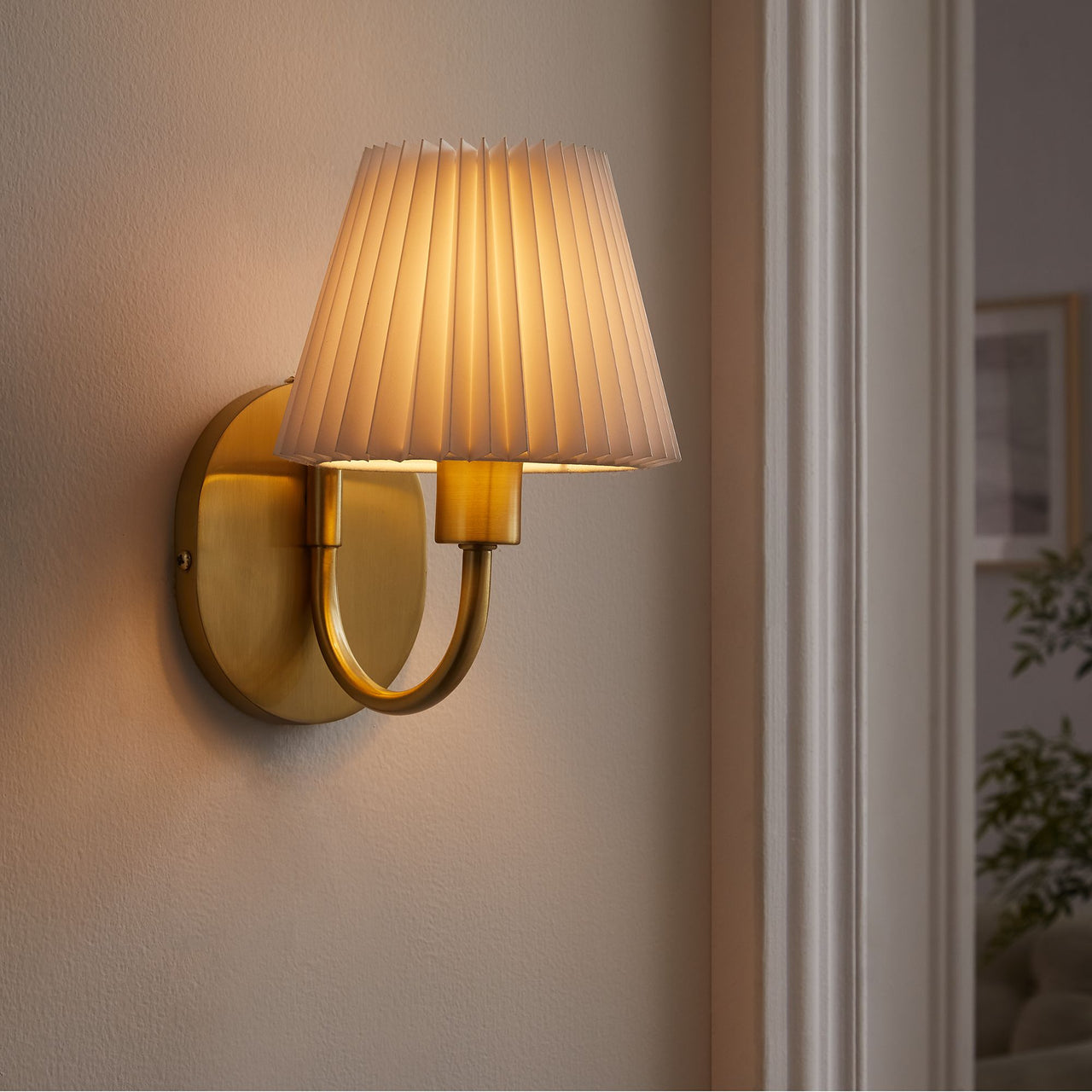 Oscillate Wall Sconce, Brass