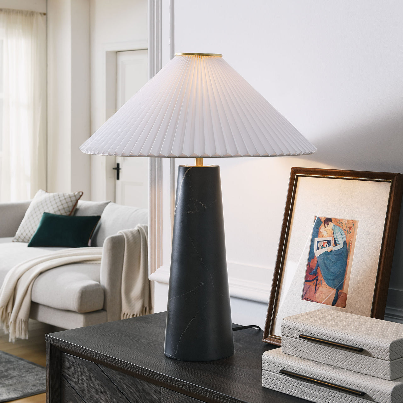 Radiance Table Lamp, Black