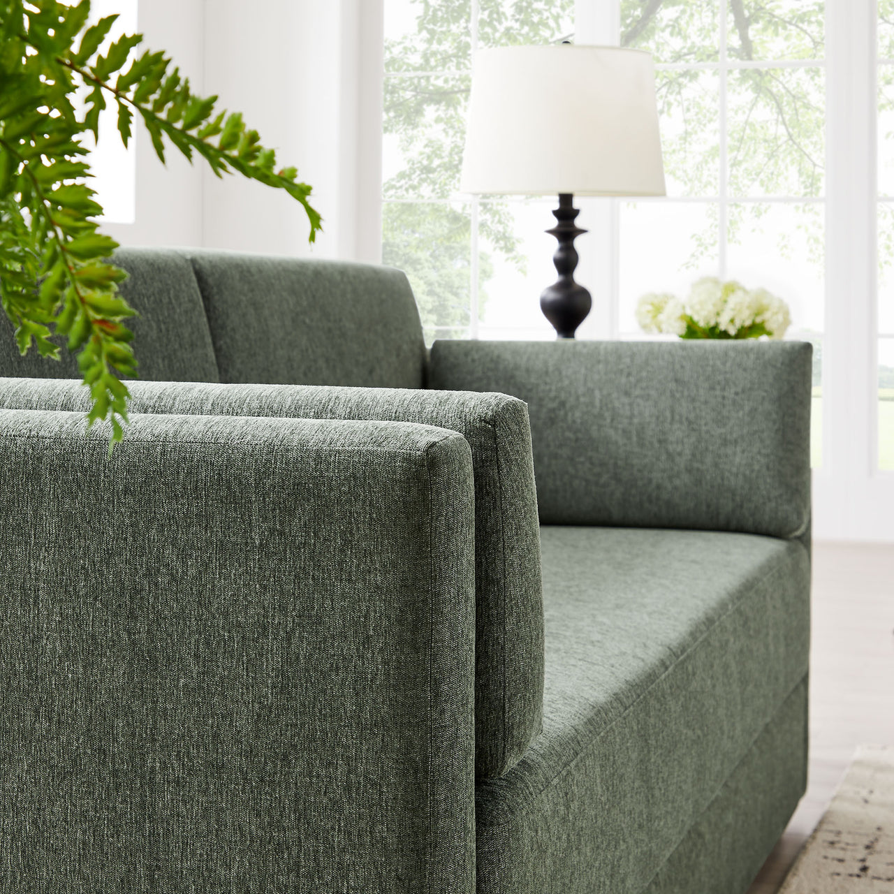 Maveren Chenille Sofa, Fern
