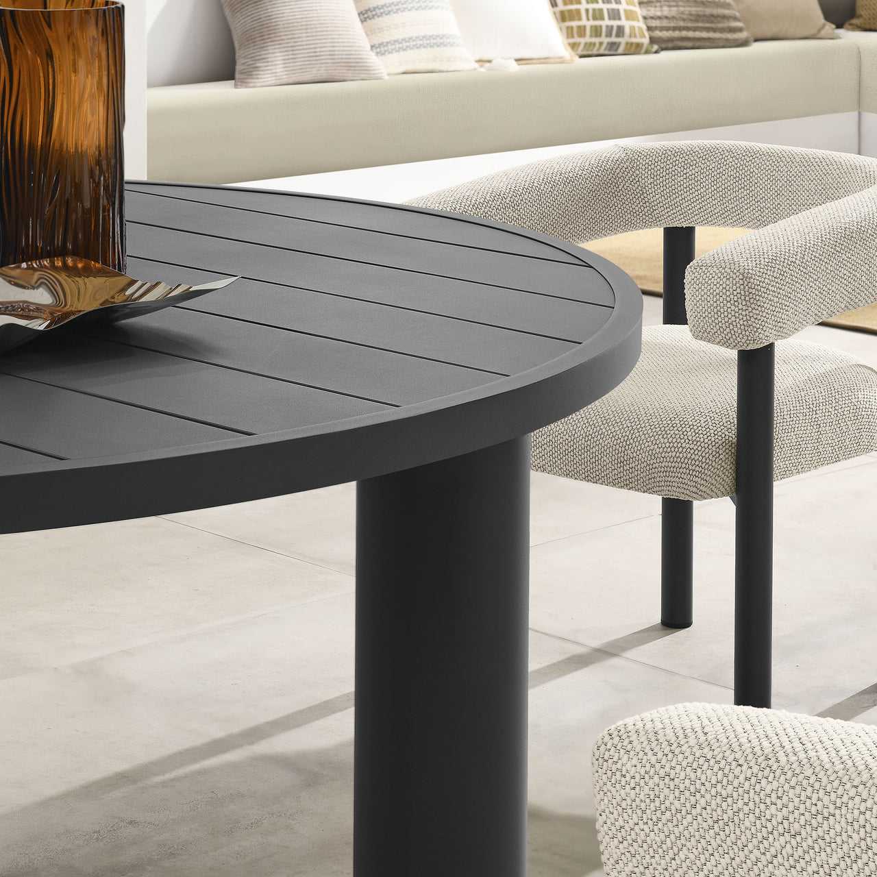 Lunaretta 5-Piece Round Alfresco Dining Set, Ivory & Dark Gray