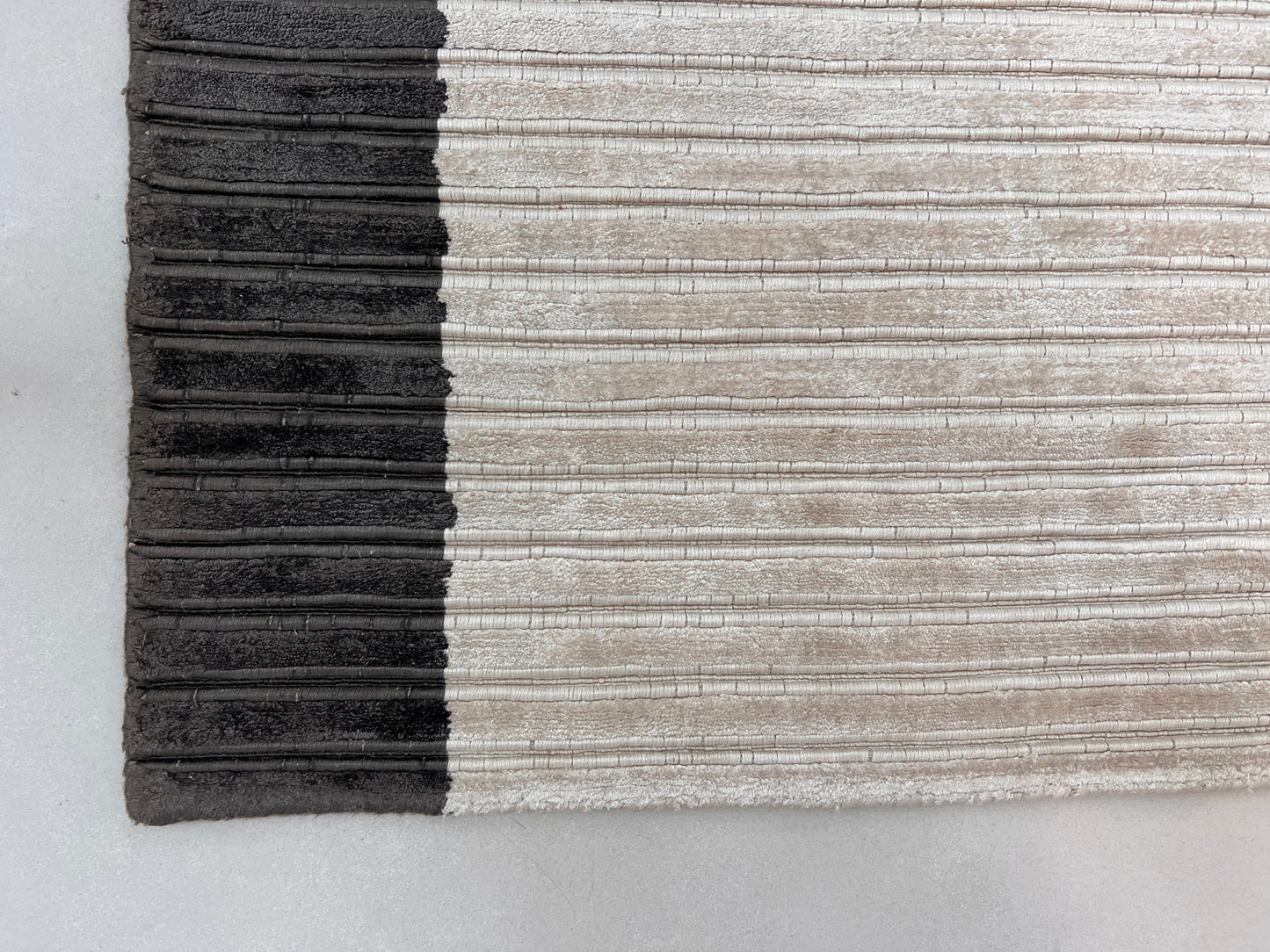 Finite Mosaics, Mirrored Edge Area Rug, Ivory & Brown
