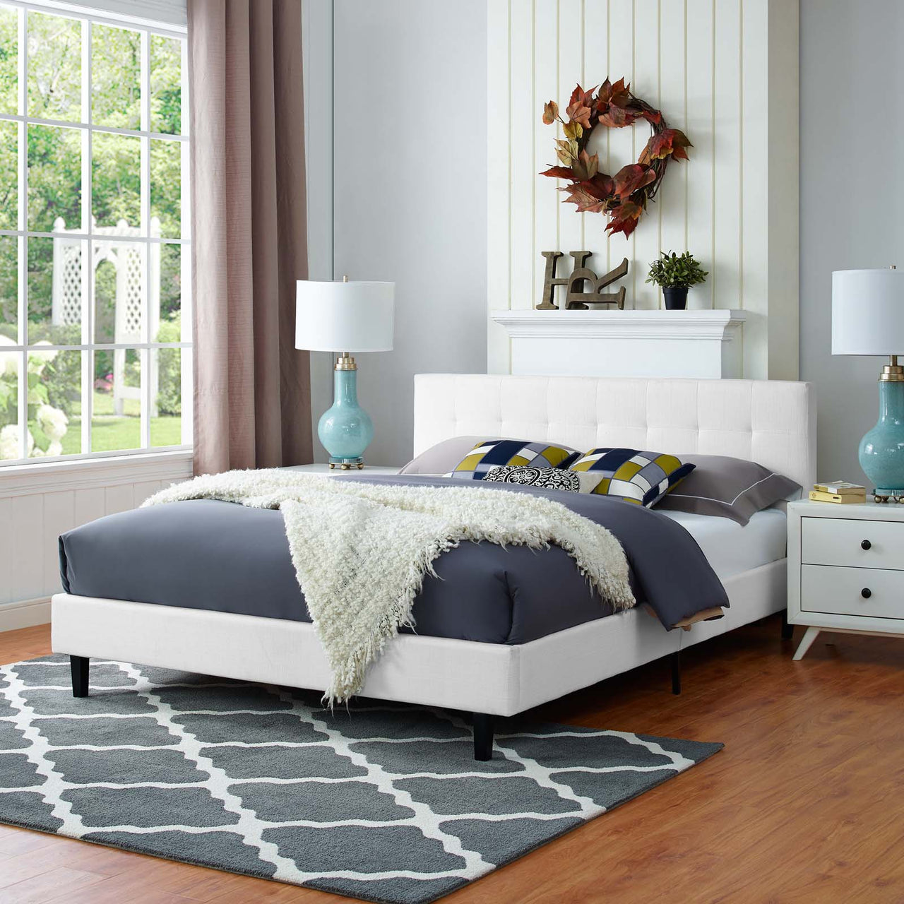 Pinpoint Fabric Queen Bed, White
