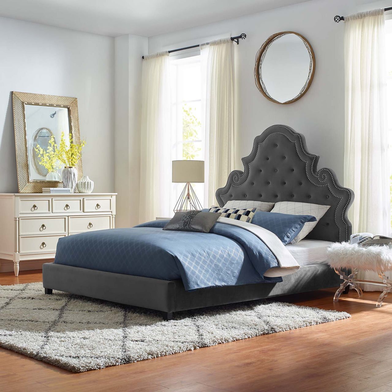Ilia Upholstered Velvet Queen Platform Bed, Gray