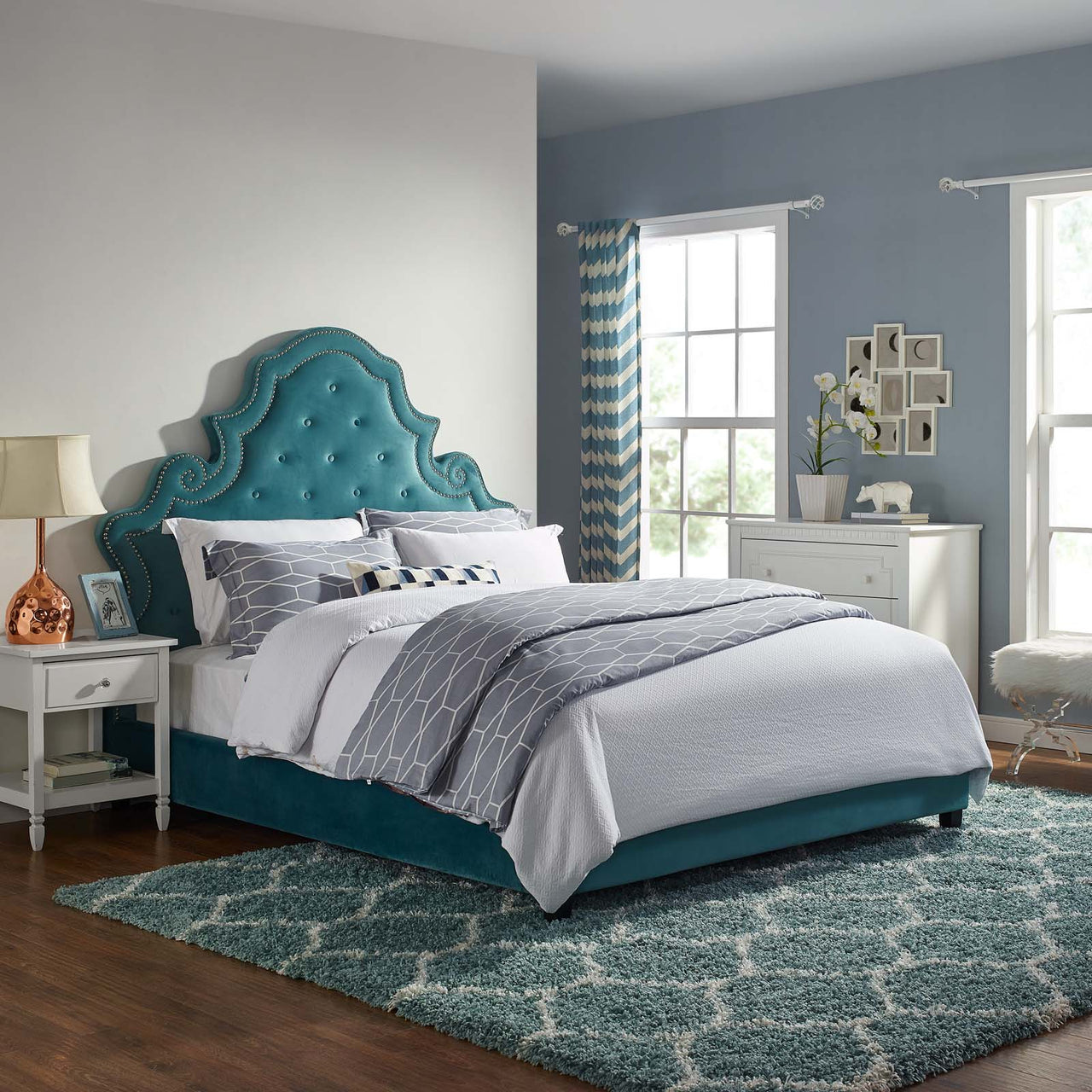 Ilia Upholstered Velvet Queen Platform Bed, Caspian Blue