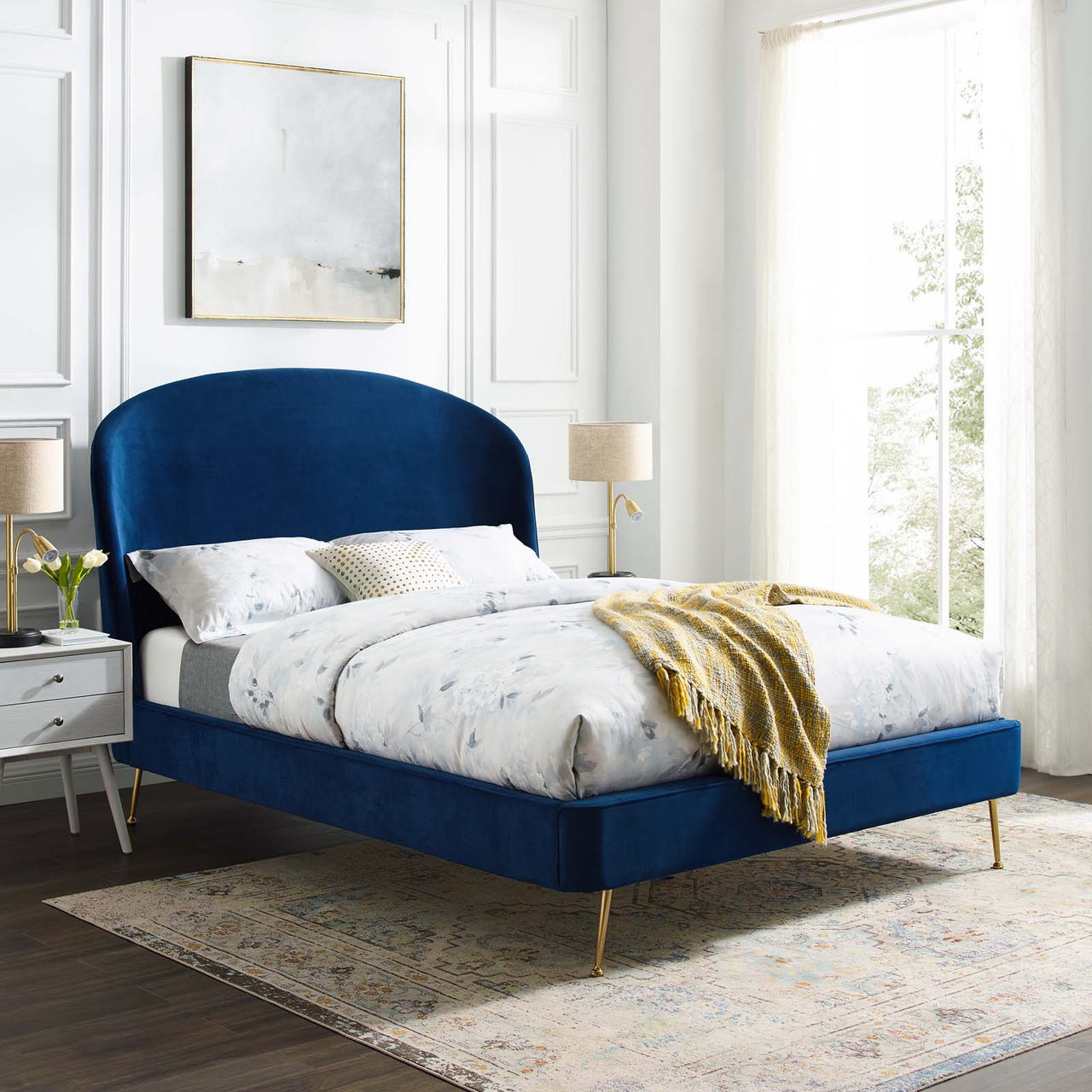 Cyravelle Velvet Queen Platform Bed, Navy