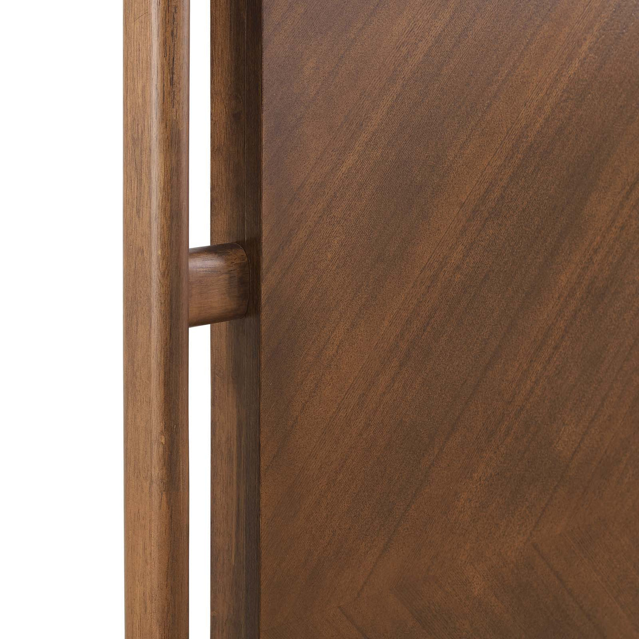 Seredra Queen Platform Bed, Walnut